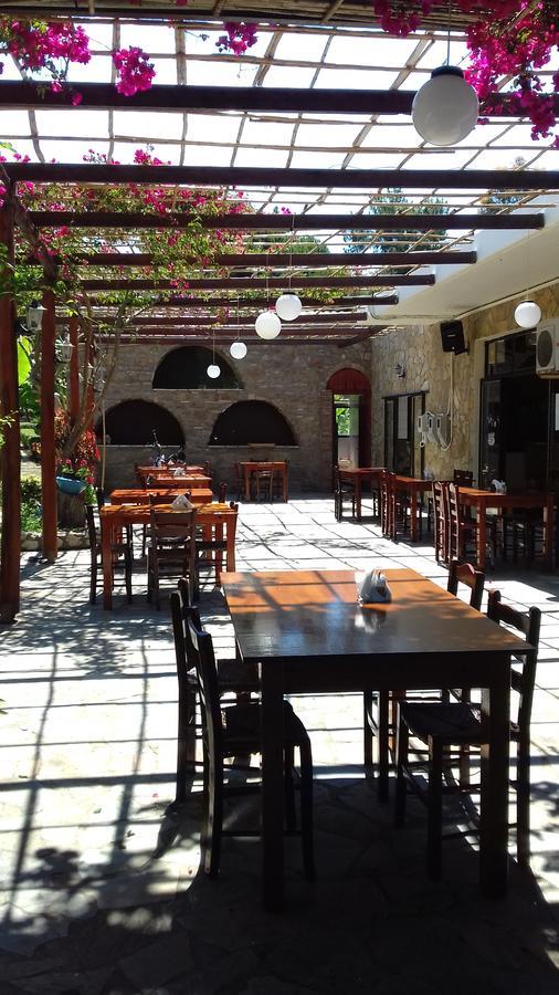 Hotel Dougas Arkoudi Exterior foto